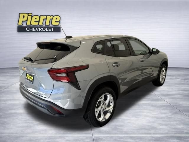 New 2026 Chevrolet Trax LS w/ LS Convenience Package FWD image 5