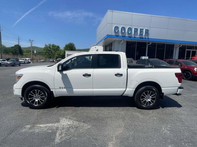 Used 2024 Nissan Titan SV w/ SV Convenience Package image 2
