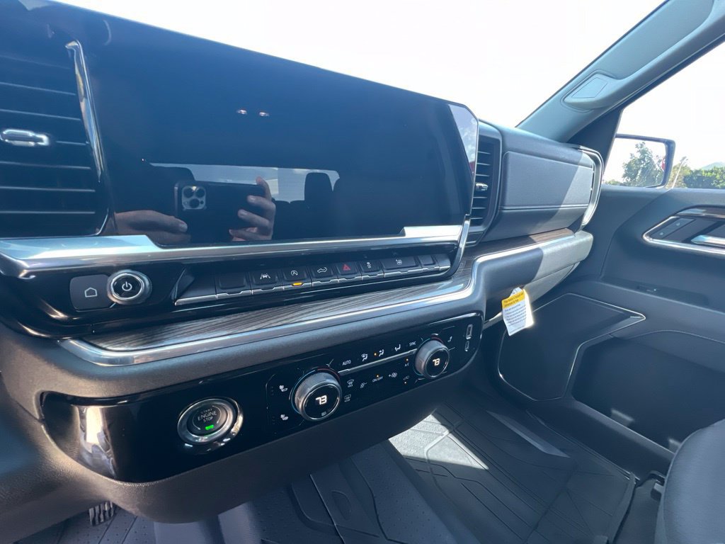 Used 2023 Chevrolet Silverado 1500 LT AWD/4WD image 37