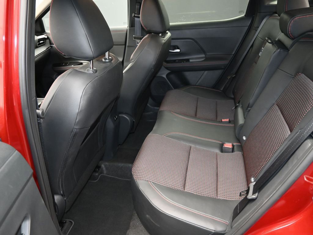 Used 2025 Nissan Kicks SR image 12