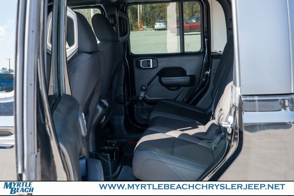 Used 2023 Jeep Gladiator Sport image 13