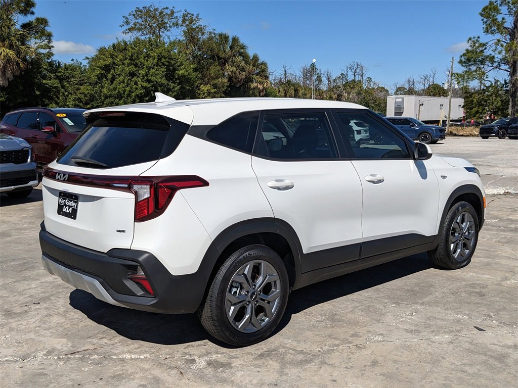 Certified 2025 Kia Seltos LX image 8