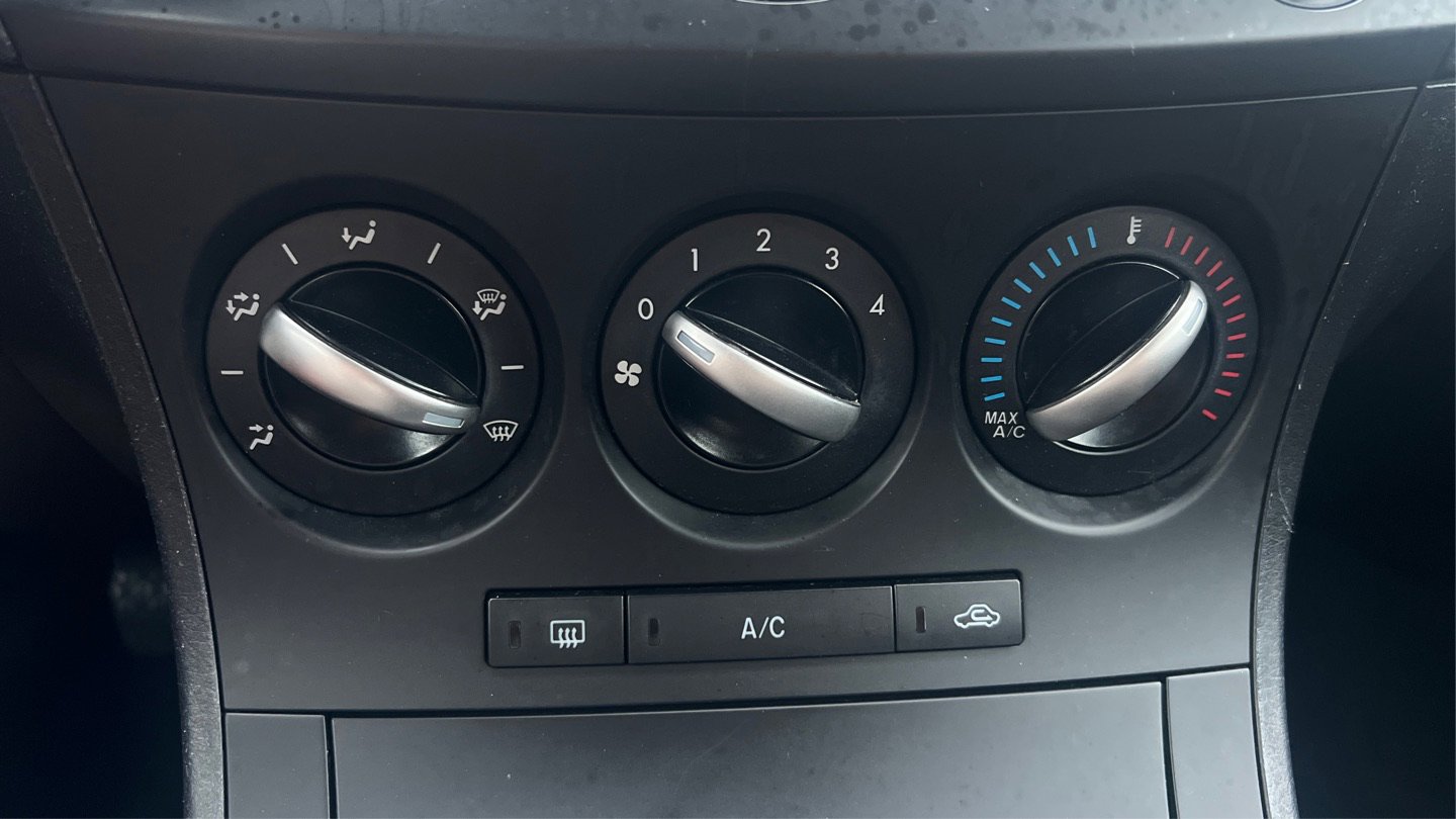 Used 2012 MAZDA MAZDA3 i Touring image 35