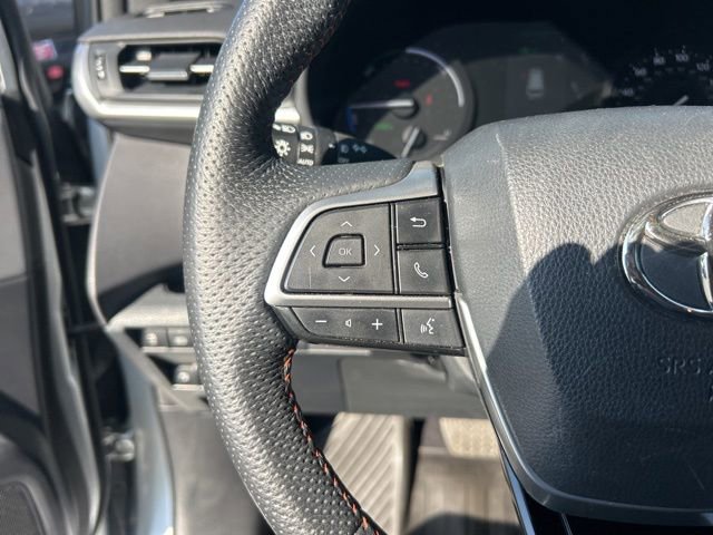 Used 2023 Toyota Sienna XSE image 22