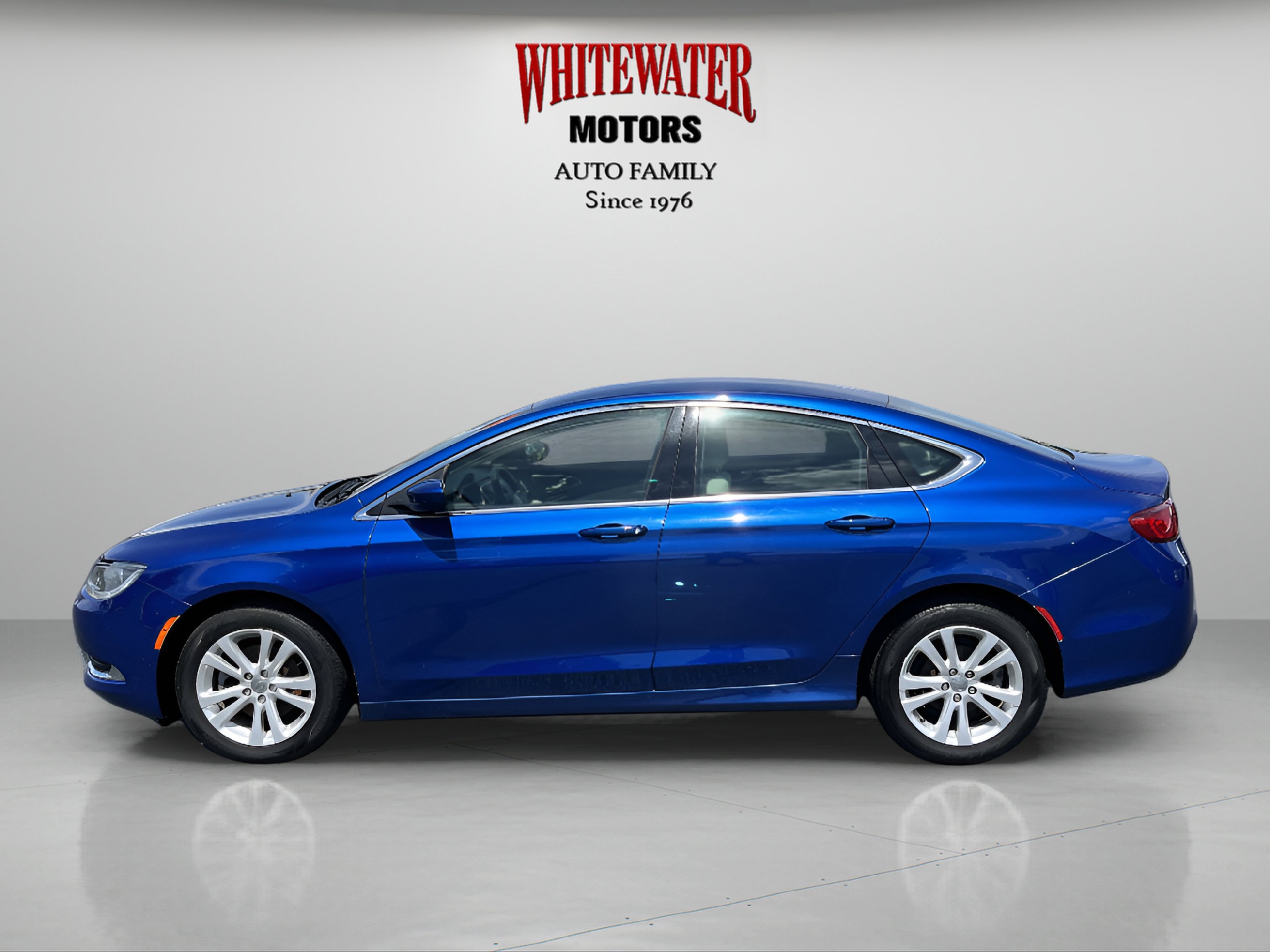 Used 2016 Chrysler 200 Limited FWD image 2