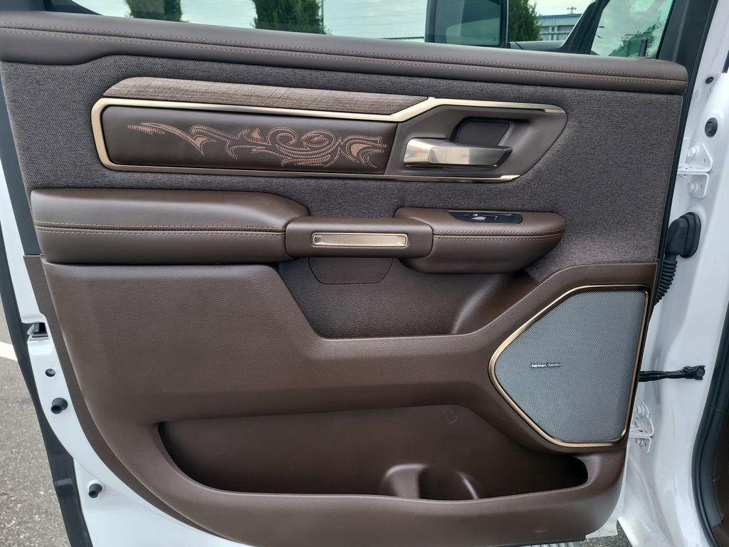 Used 2025 RAM 1500 Limited AWD/4WD image 12