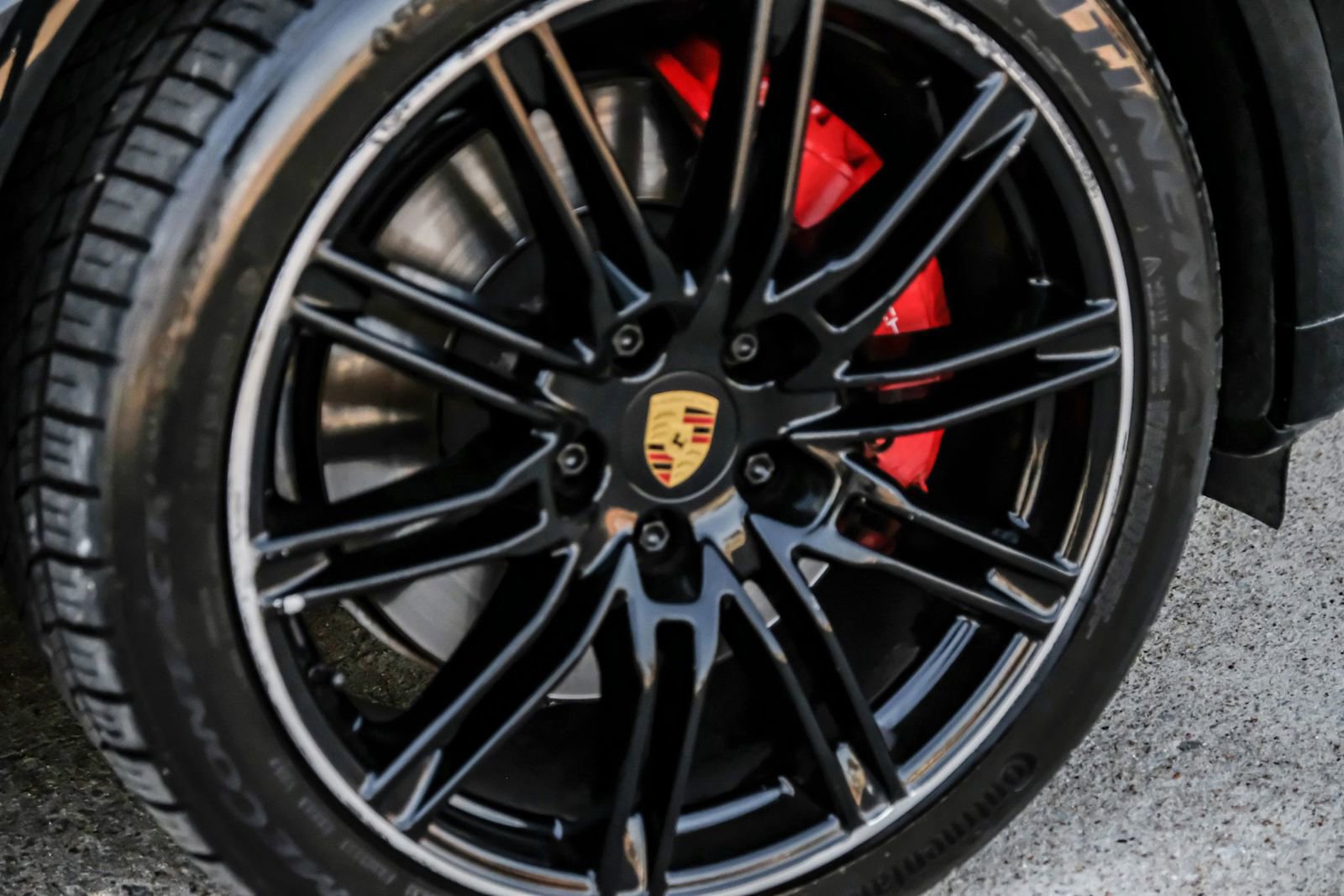 Used 2018 Porsche Cayenne GTS w/ Premium Package Plus image 65