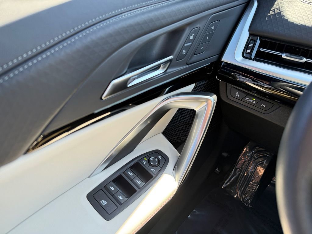 Certified 2025 BMW X2 xDrive28i image 28