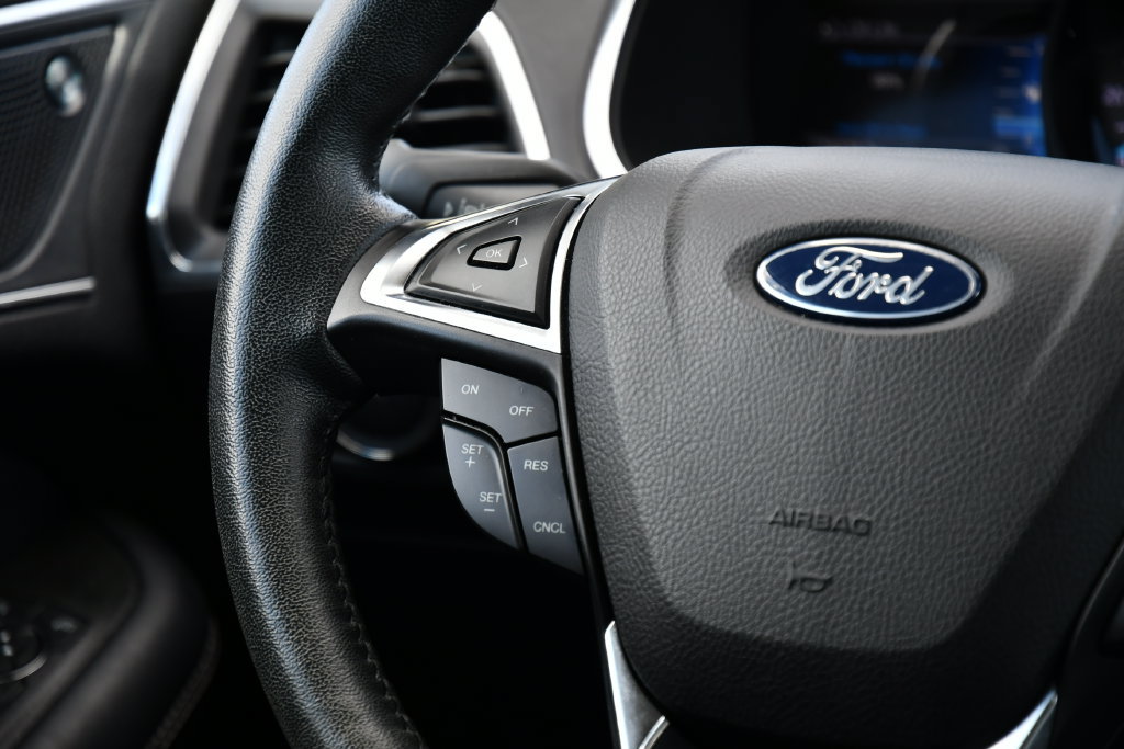 Used 2021 Ford Edge Titanium AWD/4WD image 25
