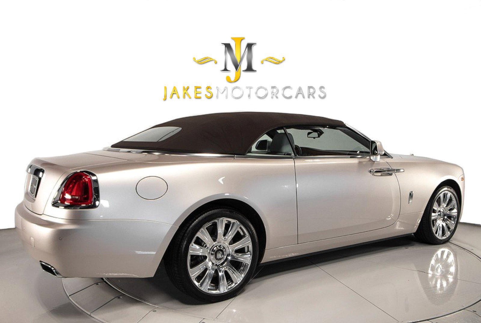 Used 2019 Rolls-Royce Dawn image 11