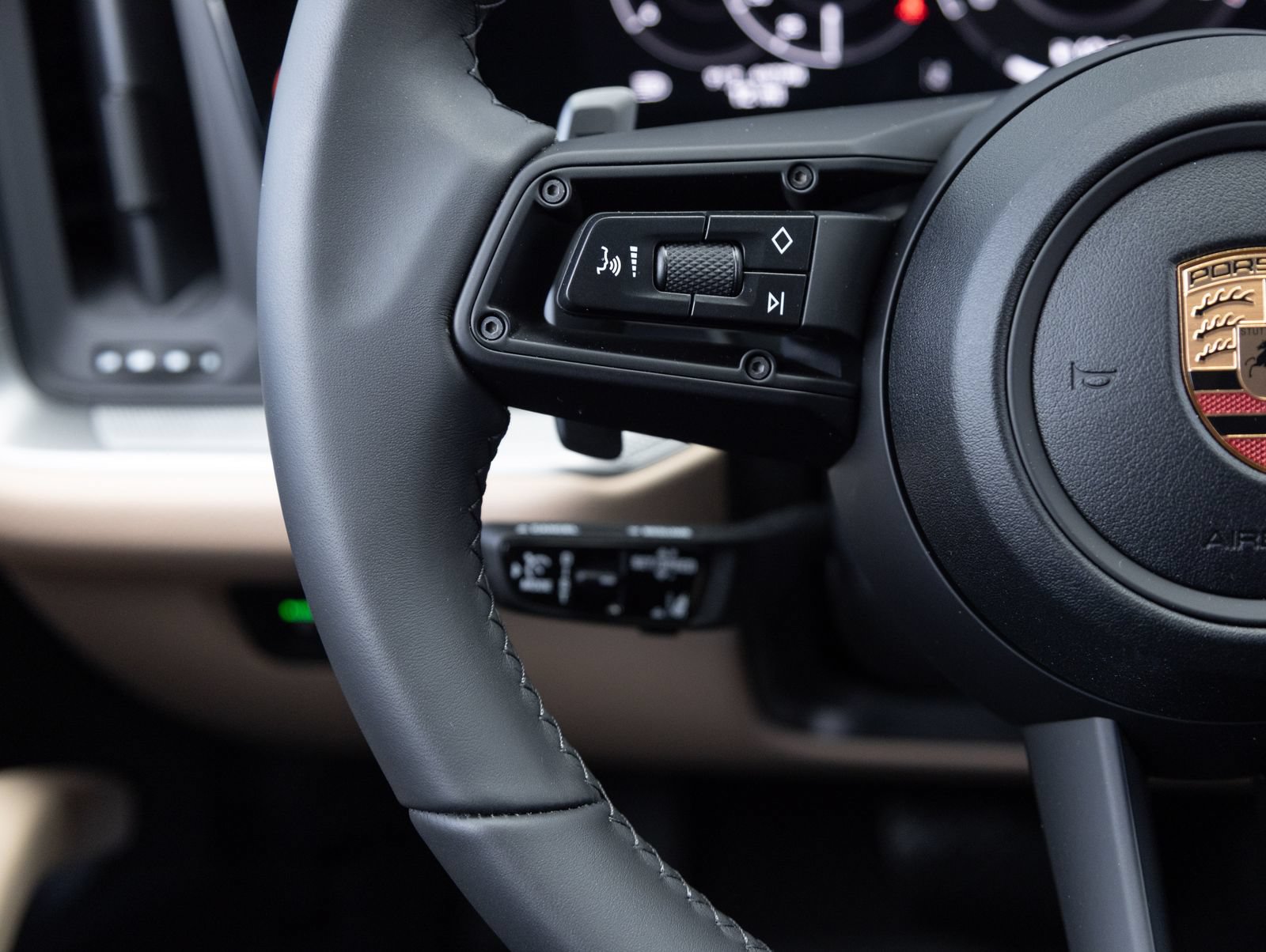 New 2026 Porsche Cayenne Coupe AWD/4WD image 15