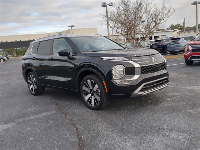 New 2025 Mitsubishi Outlander AWD image 8