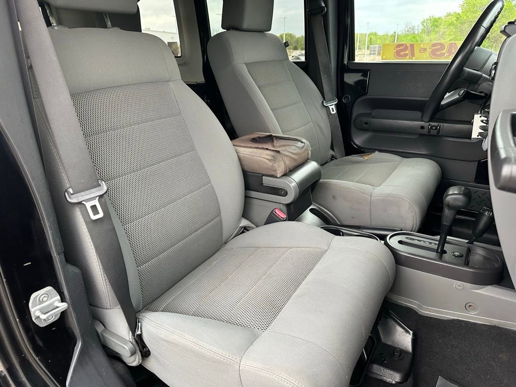 Used 2008 Jeep Wrangler Unlimited Sahara w/ Trailer Tow Group image 17