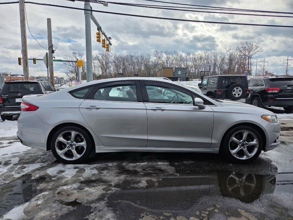 Used 2015 Ford Fusion SE w/ Equipment Group 201A FWD image 6