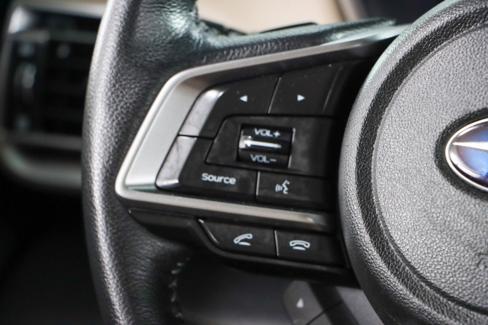 Used 2020 Subaru Outback Limited image 13