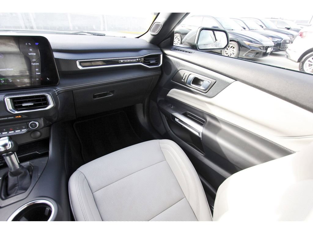 Used 2024 Ford Mustang Premium image 10