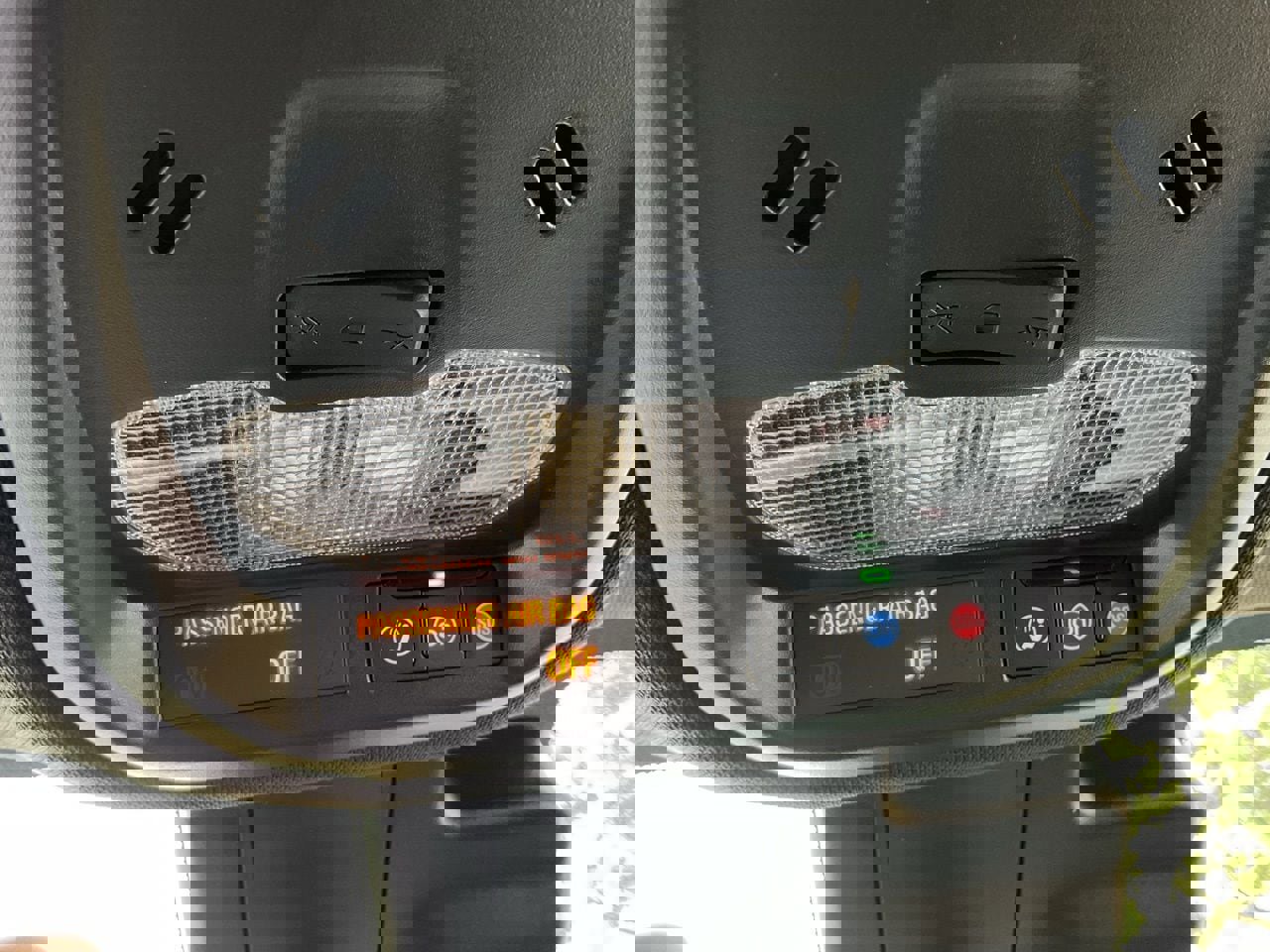 Used 2025 Buick Envista Preferred image 29