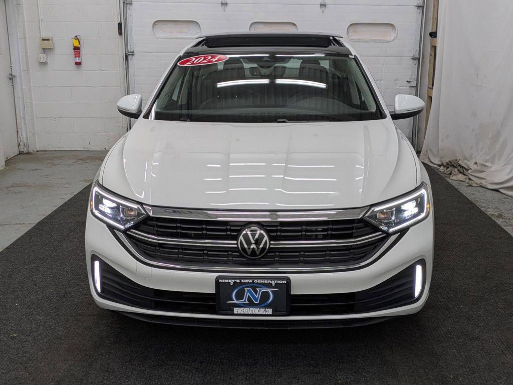 Used 2024 Volkswagen Jetta SEL image 16