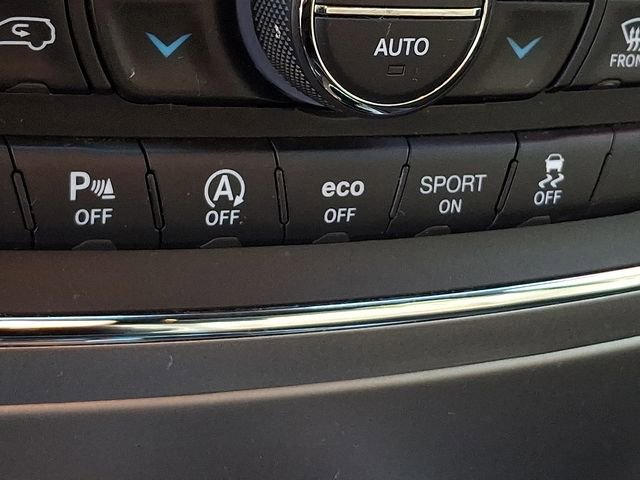 Used 2018 Jeep Grand Cherokee Altitude image 24