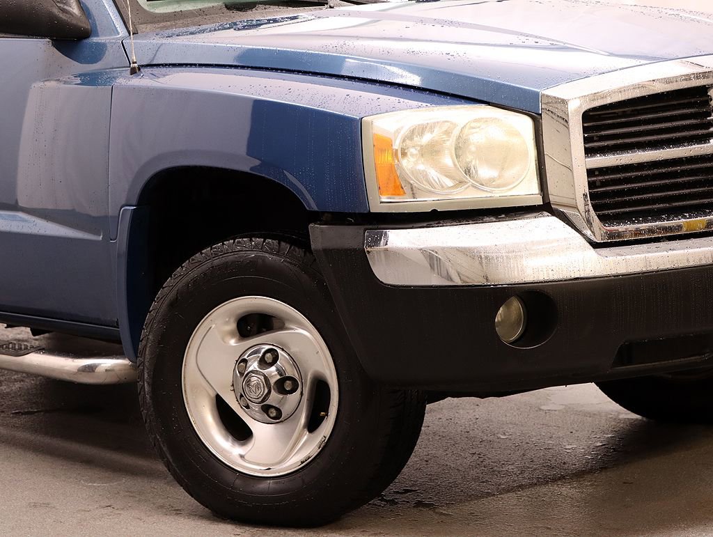 Used 2005 Dodge Dakota ST RWD image 4