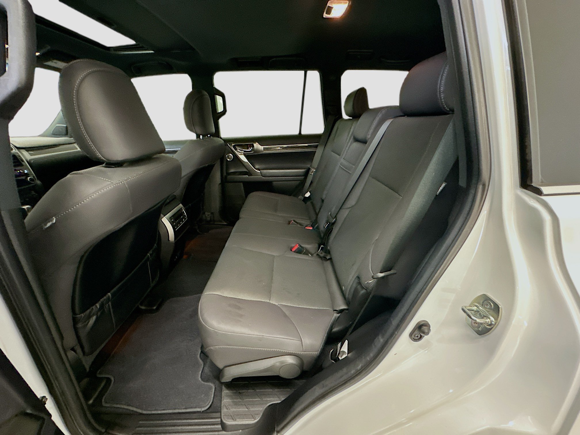 Used 2023 Lexus GX 460 Premium w/ Premium Plus Package AWD/4WD image 29