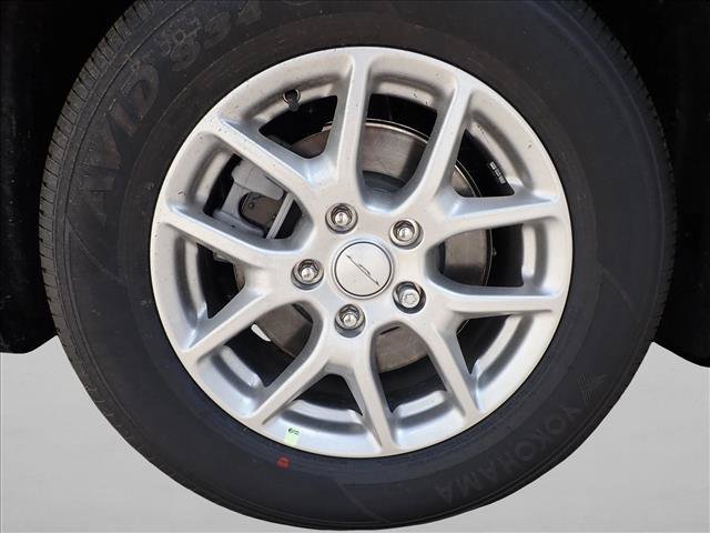 New 2027 Chrysler Pacifica Select FWD image 7