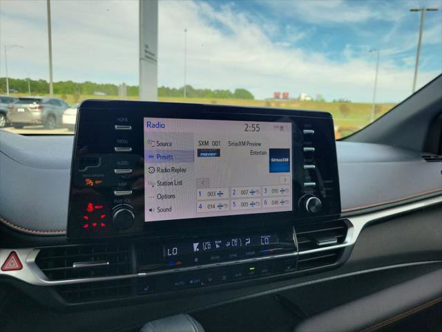 Used 2021 Toyota Sienna XSE FWD image 14