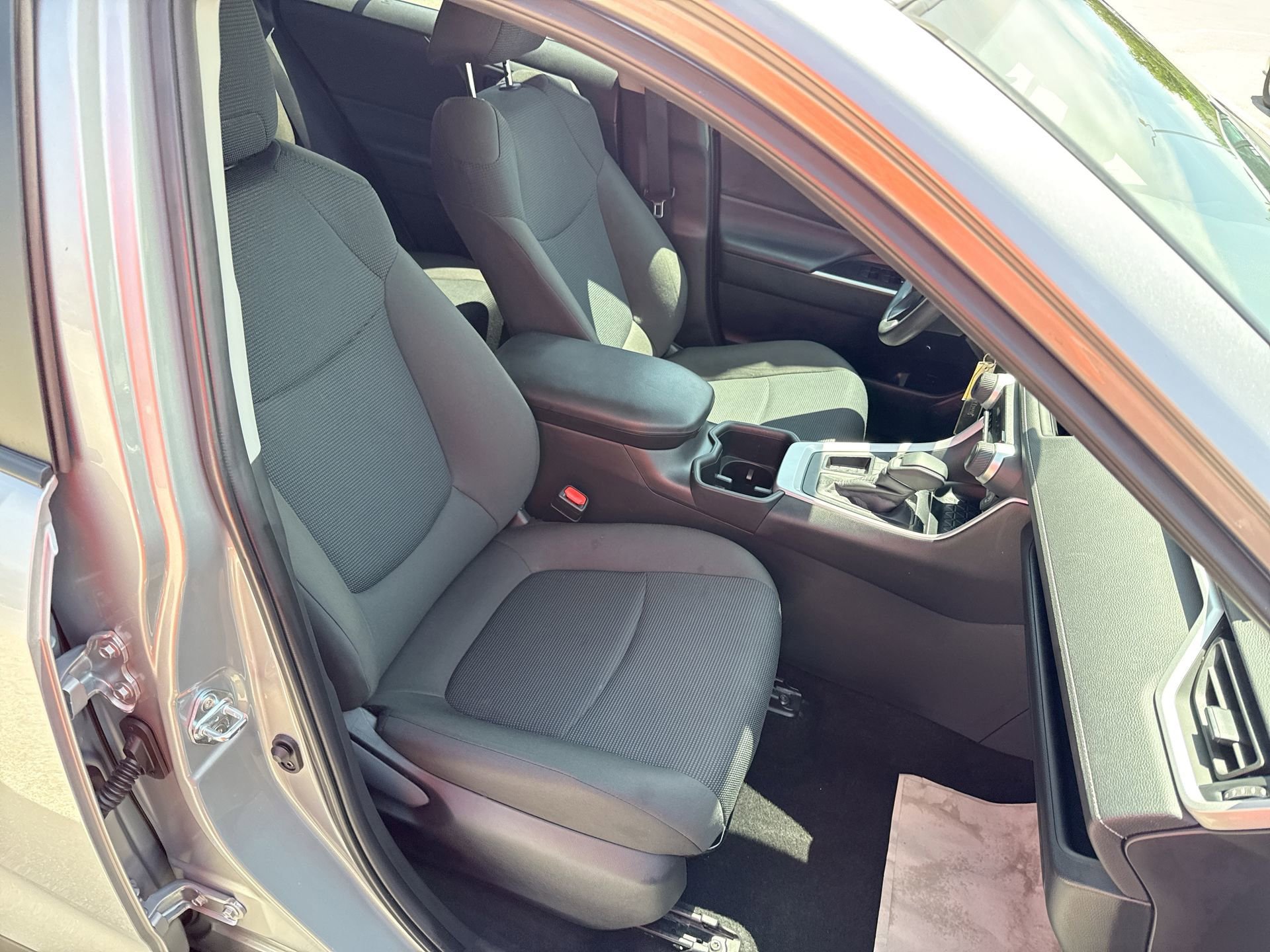 Certified 2025 Toyota RAV4 LE FWD image 24