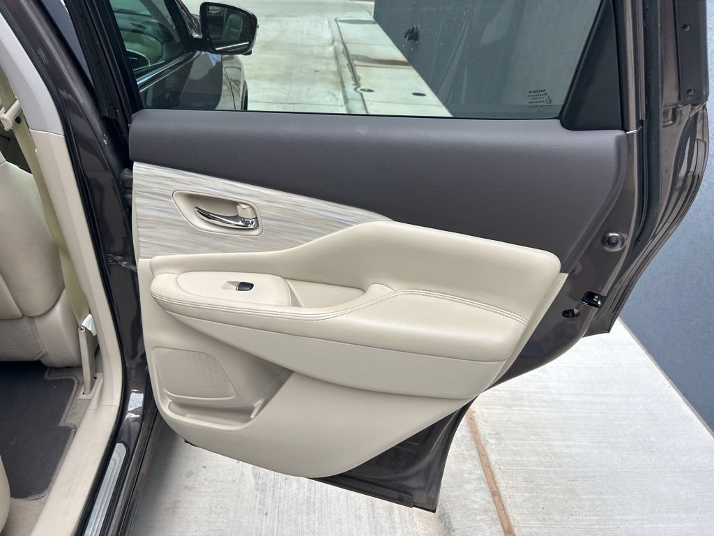 Used 2015 Nissan Murano Platinum w/ Platinum Technology Package FWD image 15
