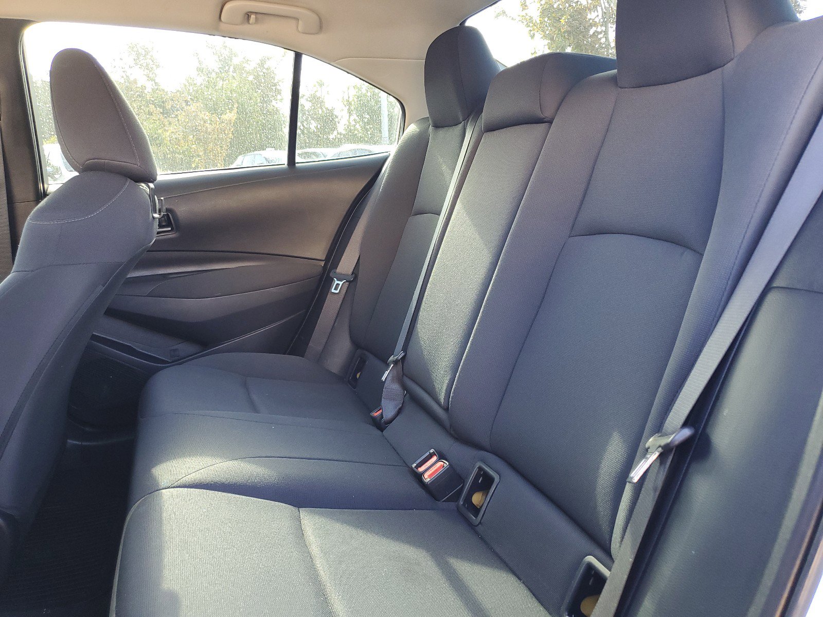 Used 2022 Toyota Corolla LE image 18