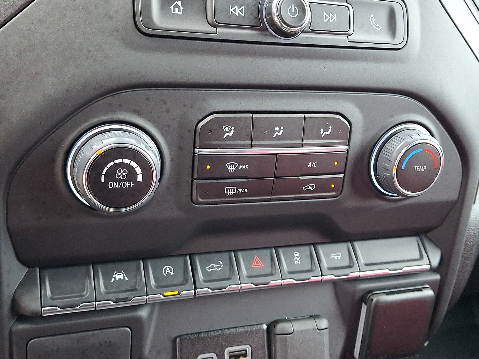 Used 2024 Chevrolet Silverado 1500 Custom RWD image 17
