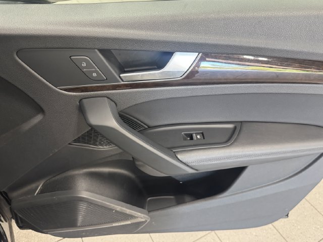 Used 2019 Audi Q5 2.0T Premium Plus w/ Premium Plus Package AWD/4WD image 32