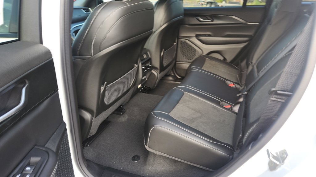 New 2027 Jeep Grand Cherokee Laredo X AWD/4WD image 15