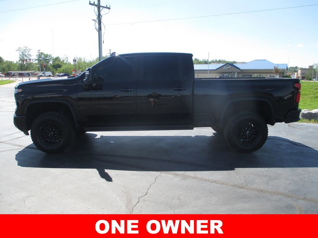 Used 2026 Chevrolet Silverado 2500 ZR2 w/ LPO, Dark Essentials Package AWD/4WD image 10