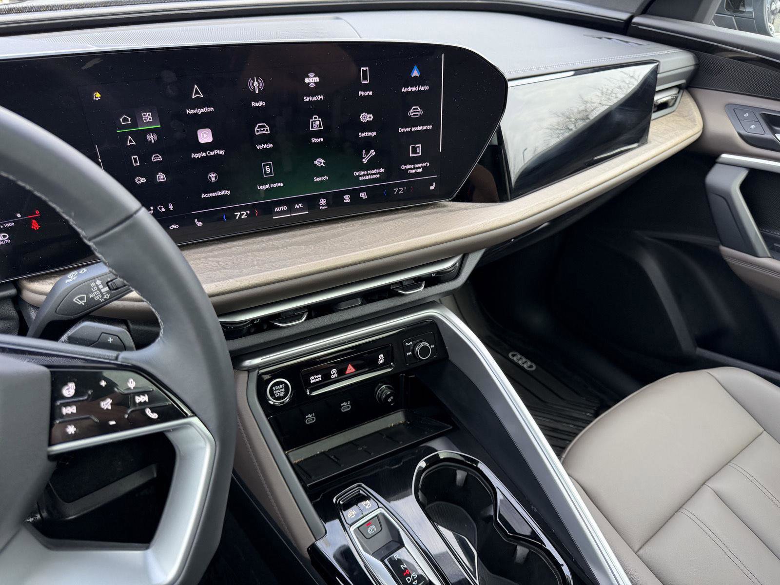 Used 2025 Audi Q5 Premium w/ Convenience Package image 17