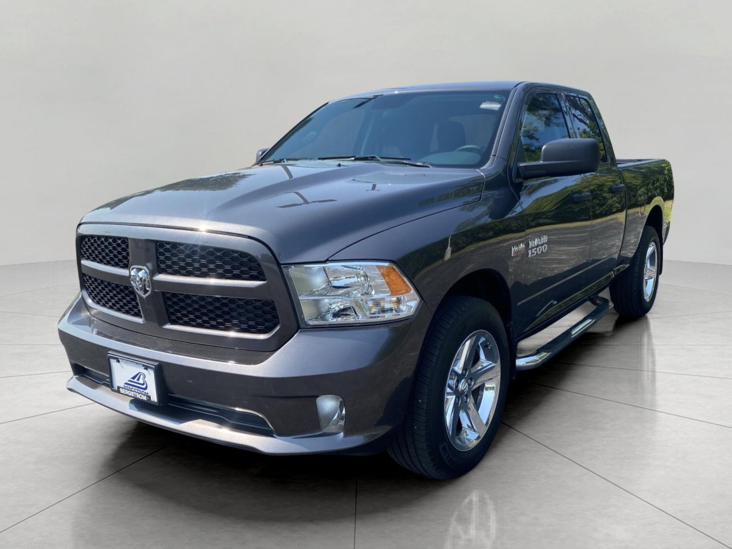 Used 2017 RAM 1500 Express AWD/4WD image 4