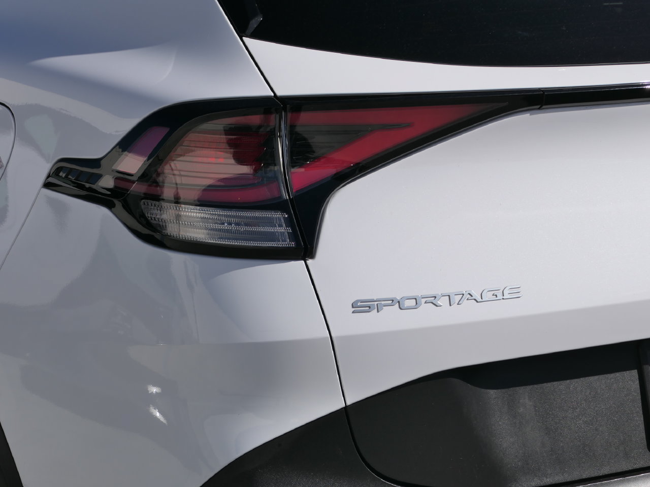 Certified 2025 Kia Sportage EX FWD image 6