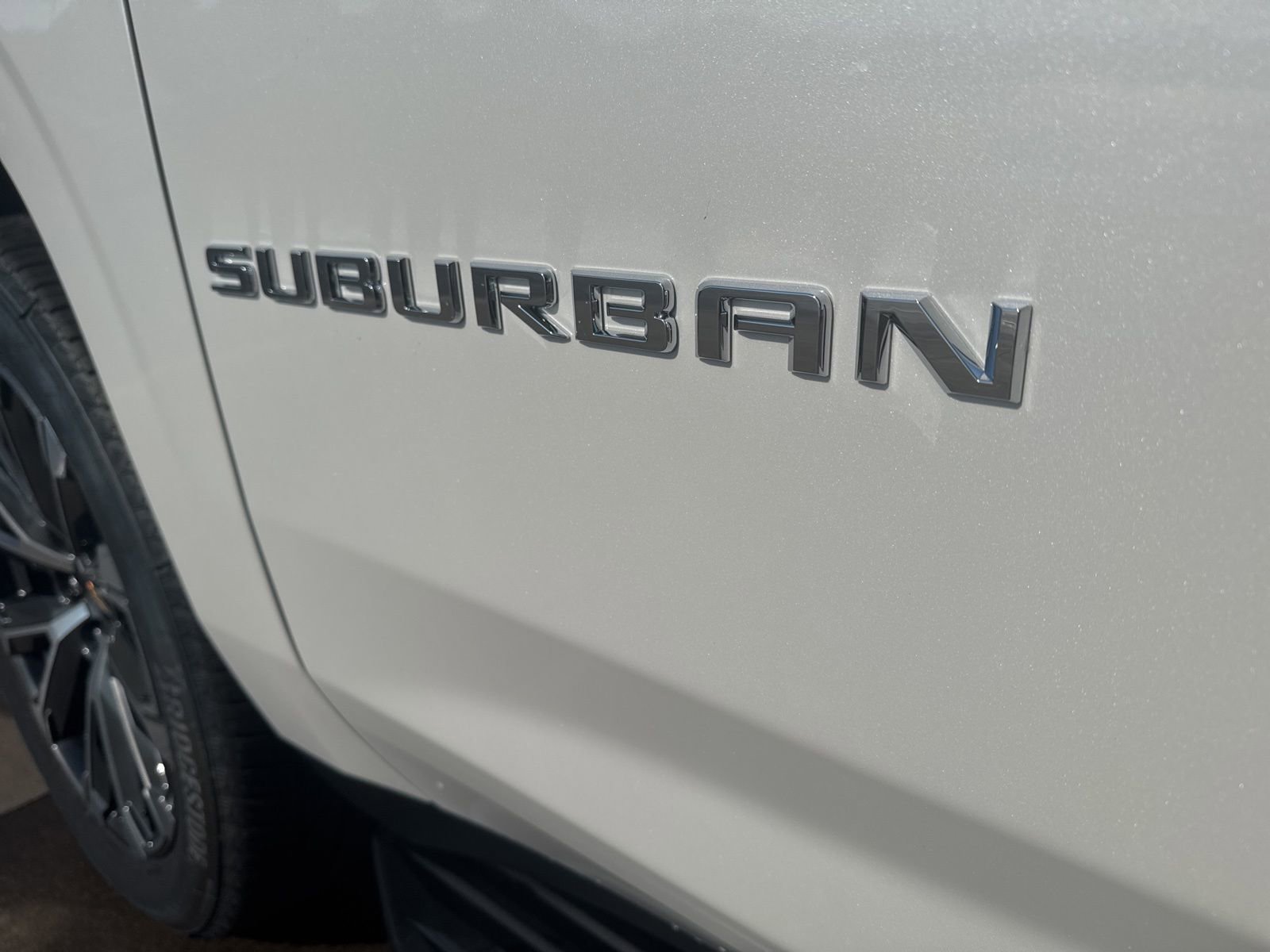New 2025 Chevrolet Suburban High Country image 9