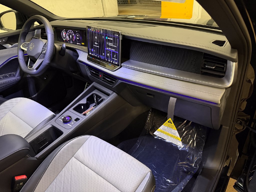 New 2026 Volkswagen Tiguan SE R-Line AWD/4WD image 21