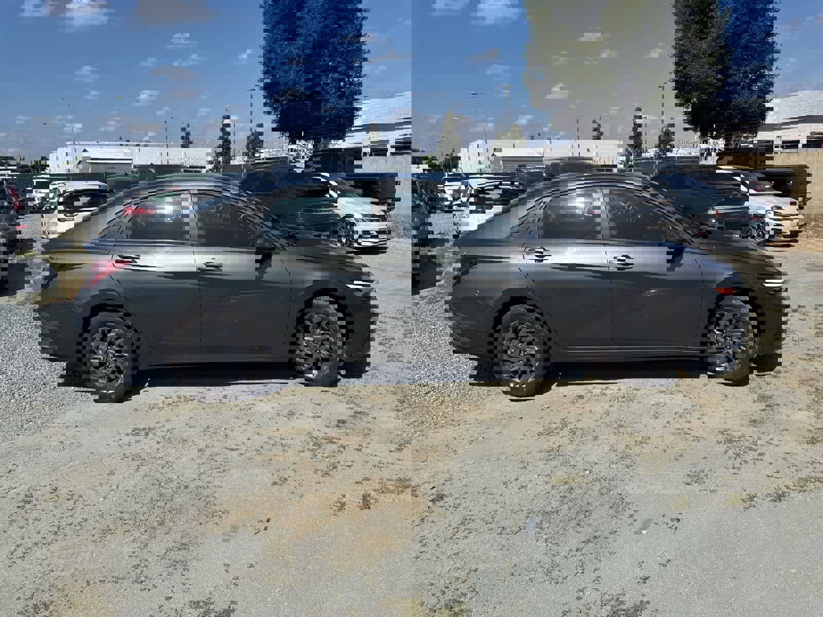 Used 2024 Hyundai Elantra SEL FWD image 4