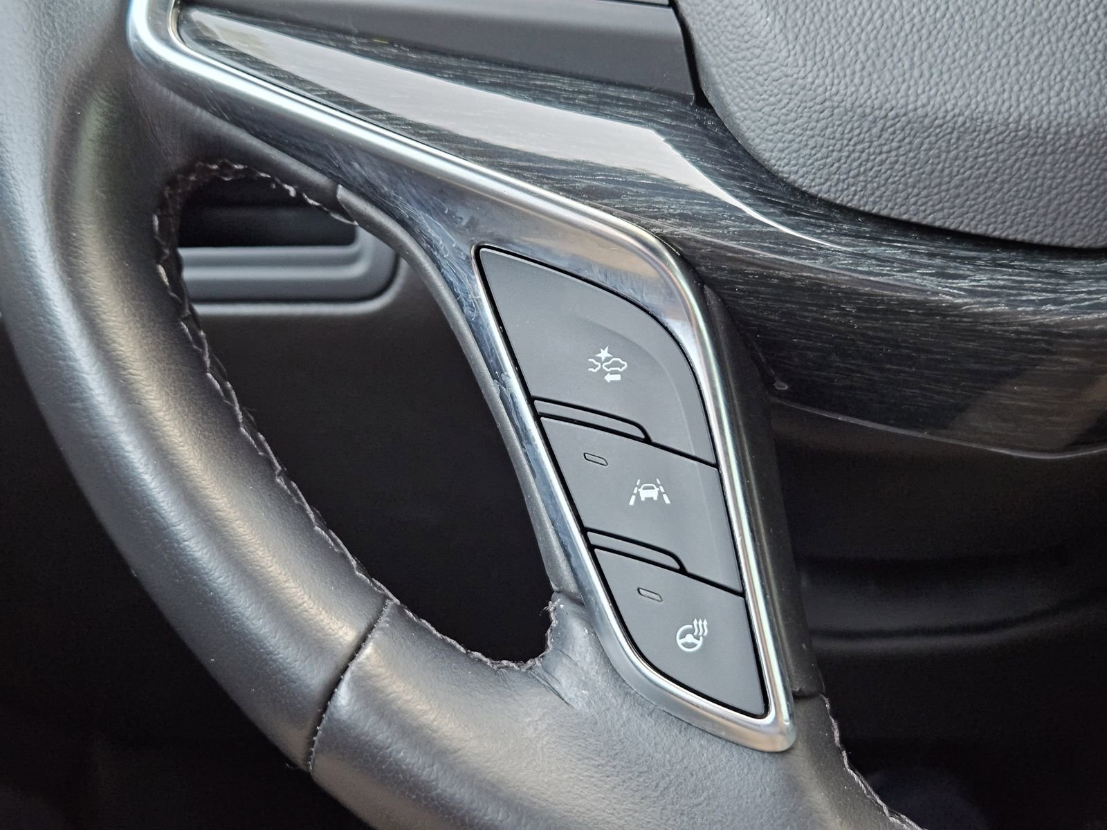 Certified 2023 Cadillac XT5 Premium Luxury FWD image 25