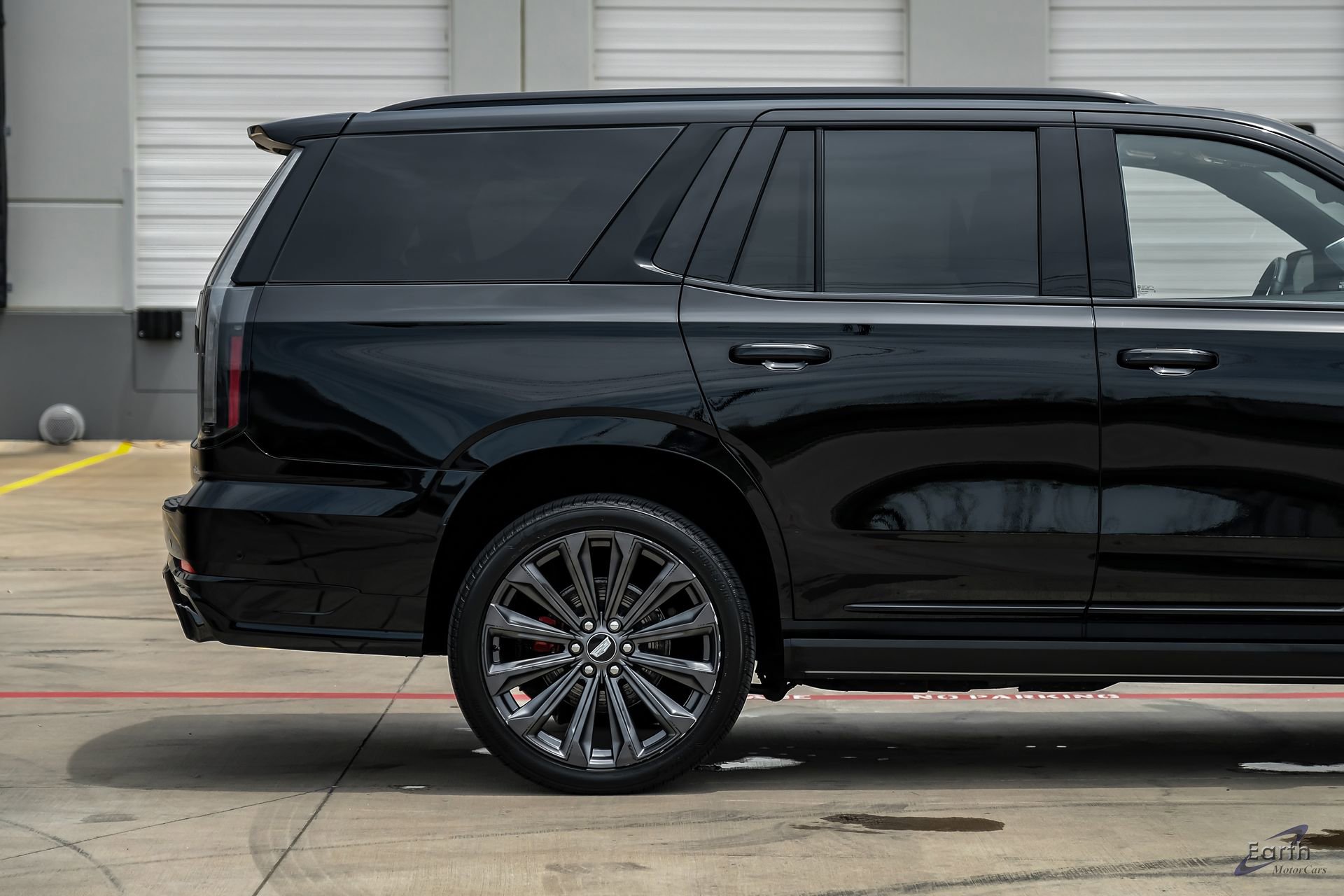 Used 2025 Cadillac Escalade V AWD/4WD image 22