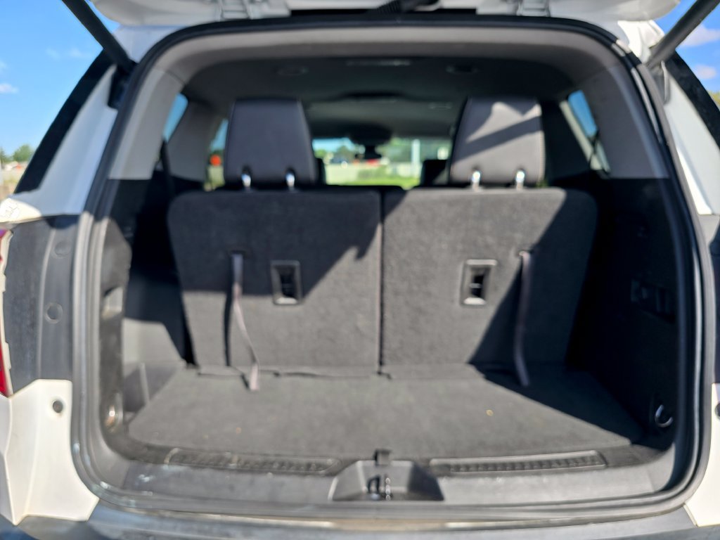 Used 2023 GMC Acadia SLT FWD image 17