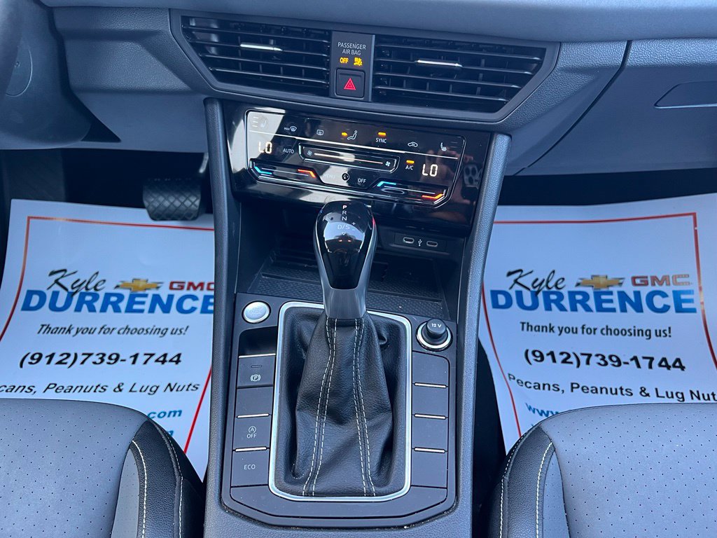 Used 2025 Volkswagen Jetta SE FWD image 18