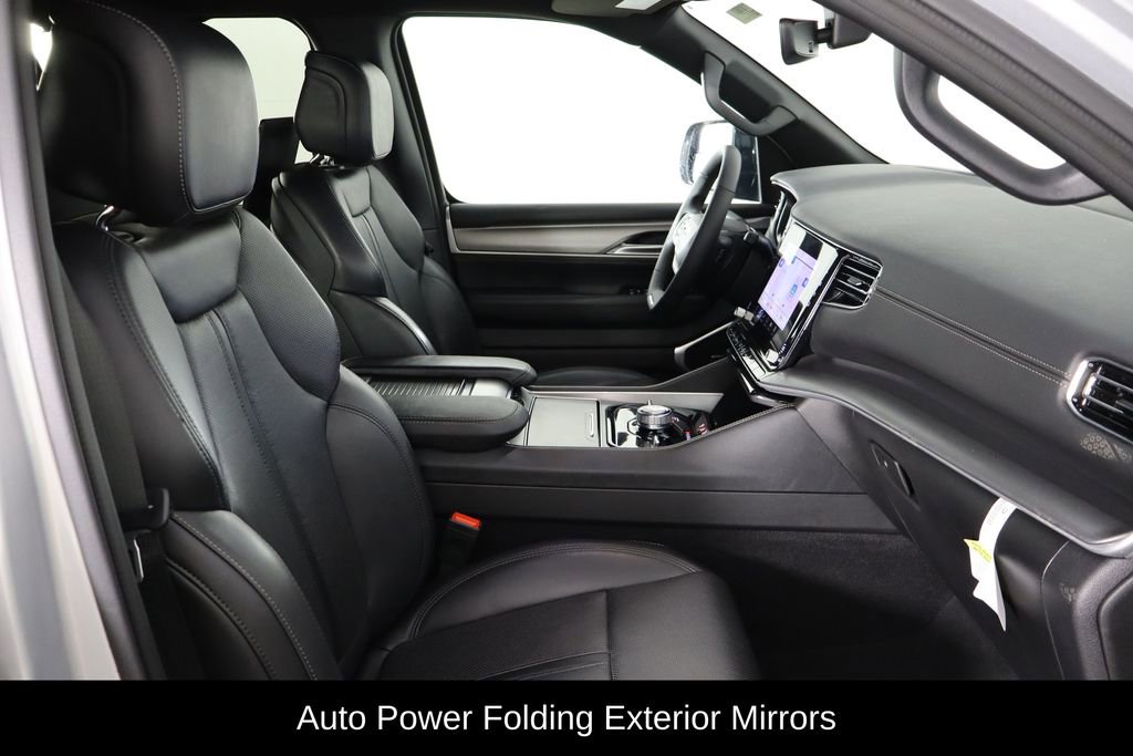 Used 2025 Jeep Wagoneer L Series II w/ Convenience Group I image 20