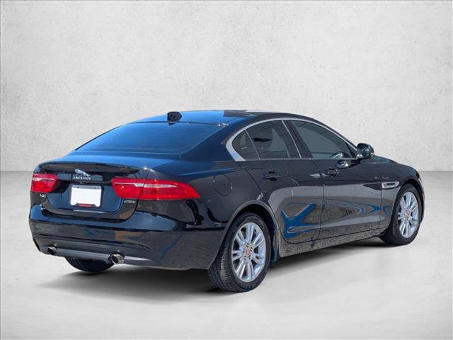 Used 2018 Jaguar XE Premium RWD image 5