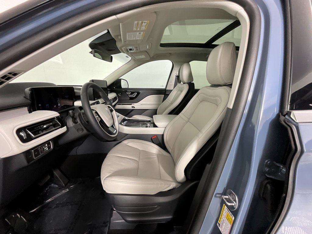 Used 2025 Lincoln Aviator Reserve image 16