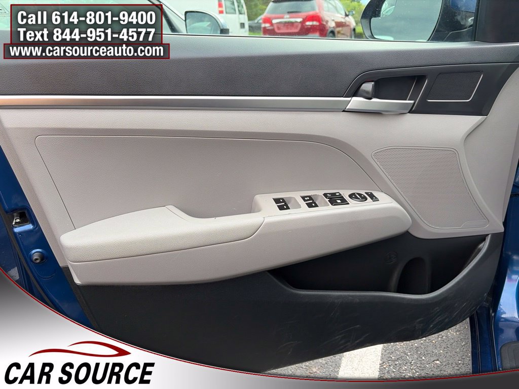 Used 2019 Hyundai Elantra SE FWD image 11