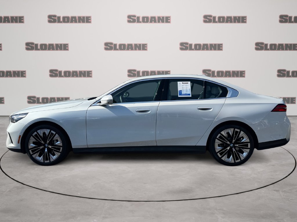 Used 2026 BMW 530i xDrive AWD/4WD image 2