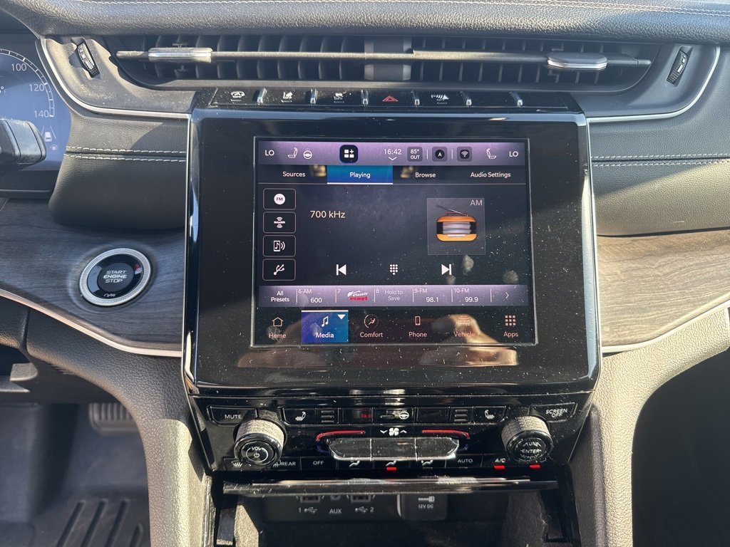 Used 2022 Jeep Grand Cherokee Limited w/ Trailer Tow Prep Group (B) image 11